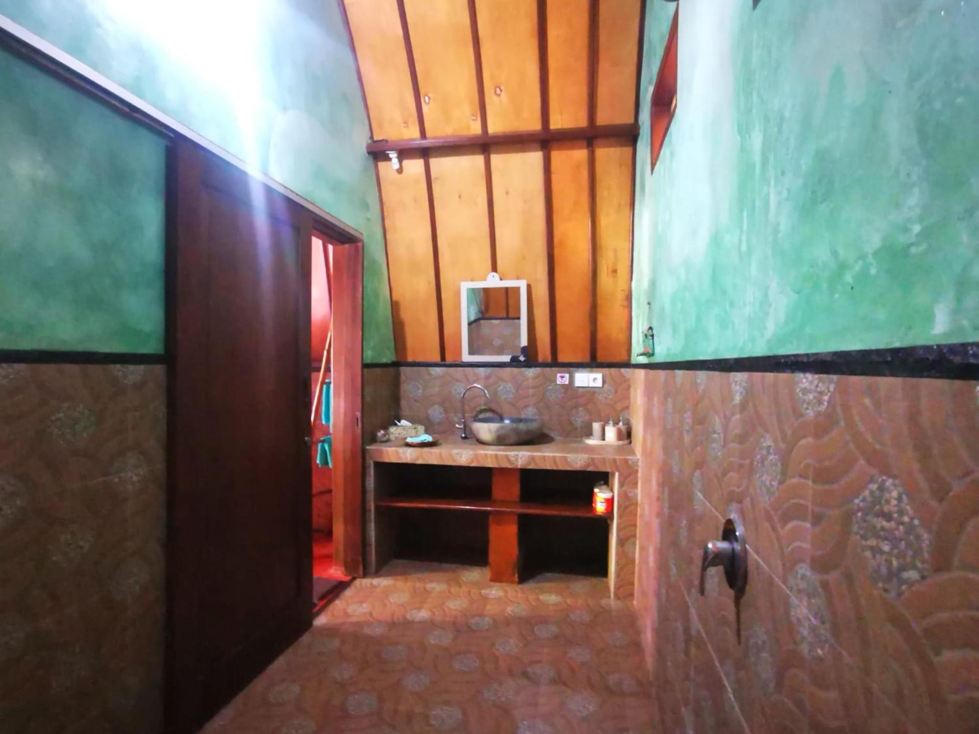Kampung Meno Bungalows Gili Meno Bilik gambar